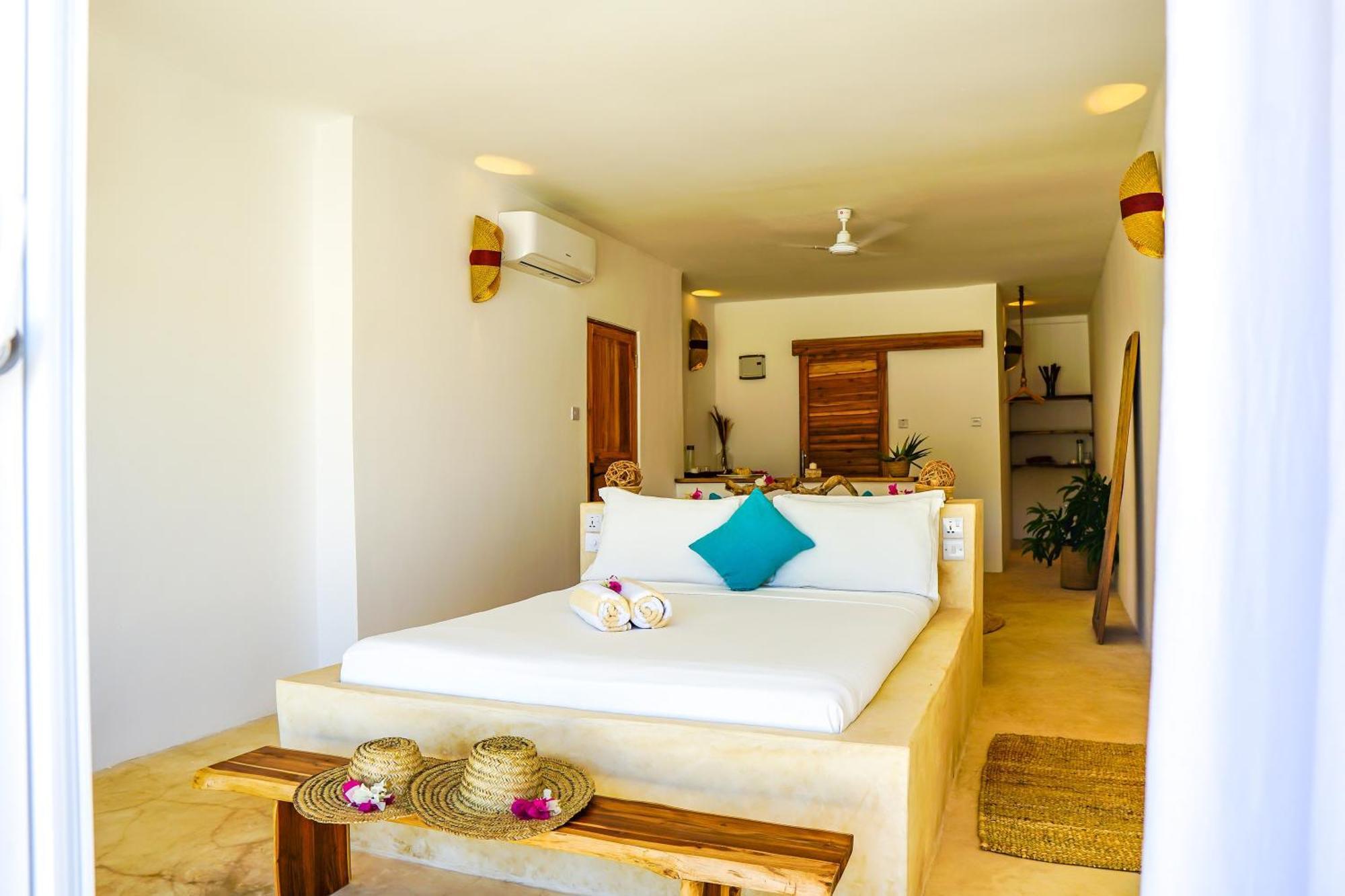 גאמביאני Aquamarina Hotel מראה חיצוני תמונה