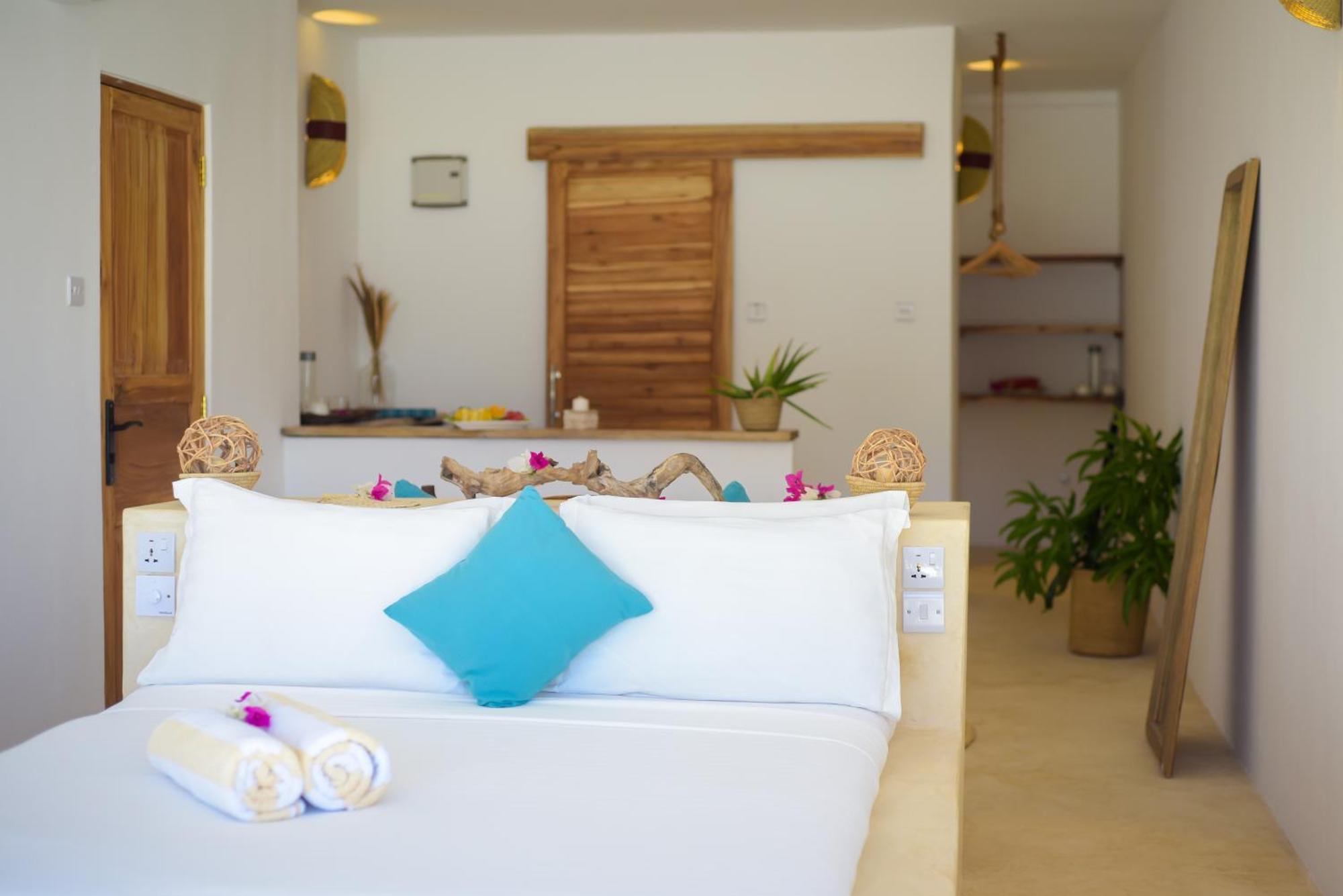 גאמביאני Aquamarina Hotel מראה חיצוני תמונה