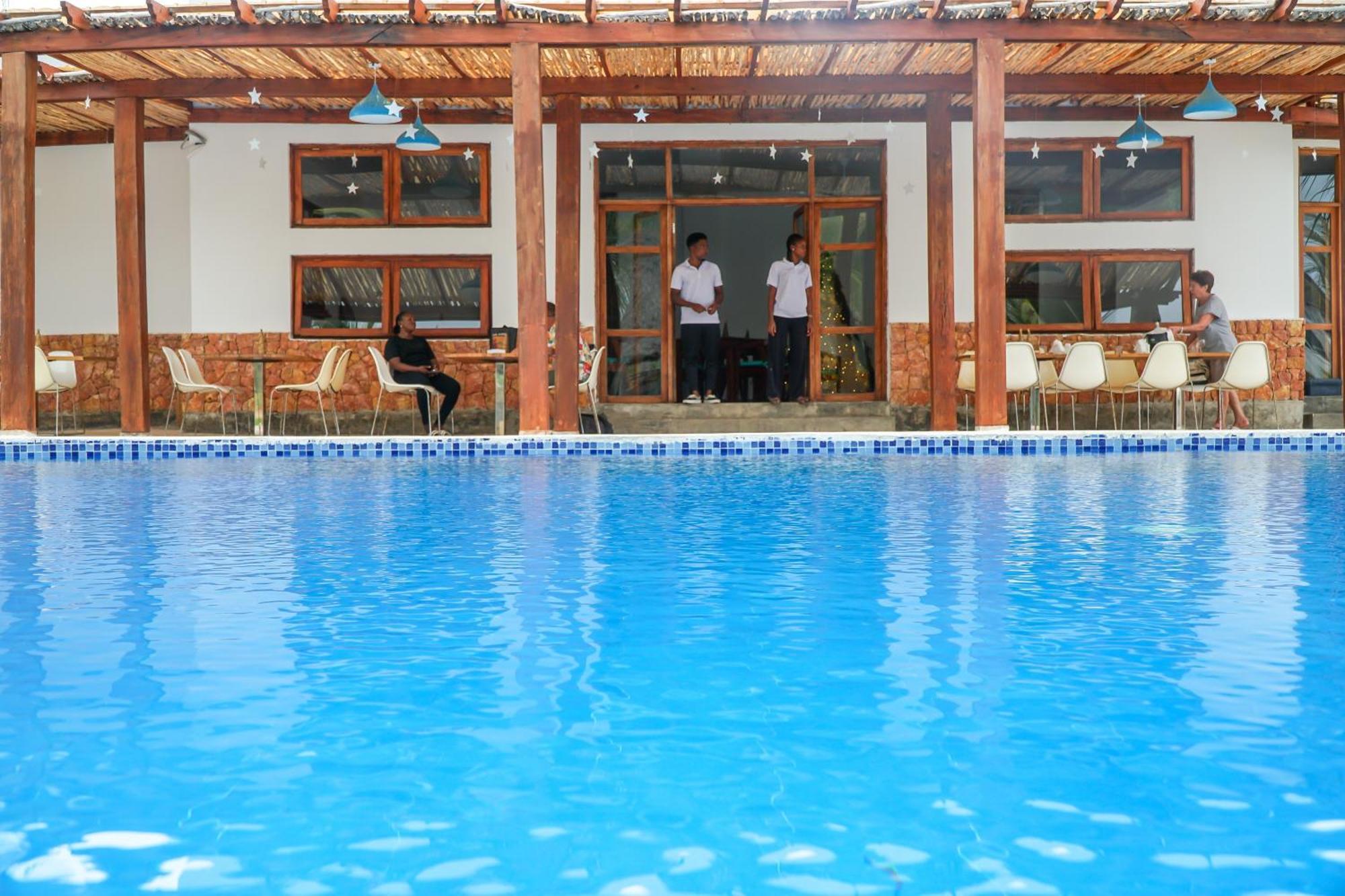 גאמביאני Aquamarina Hotel מראה חיצוני תמונה